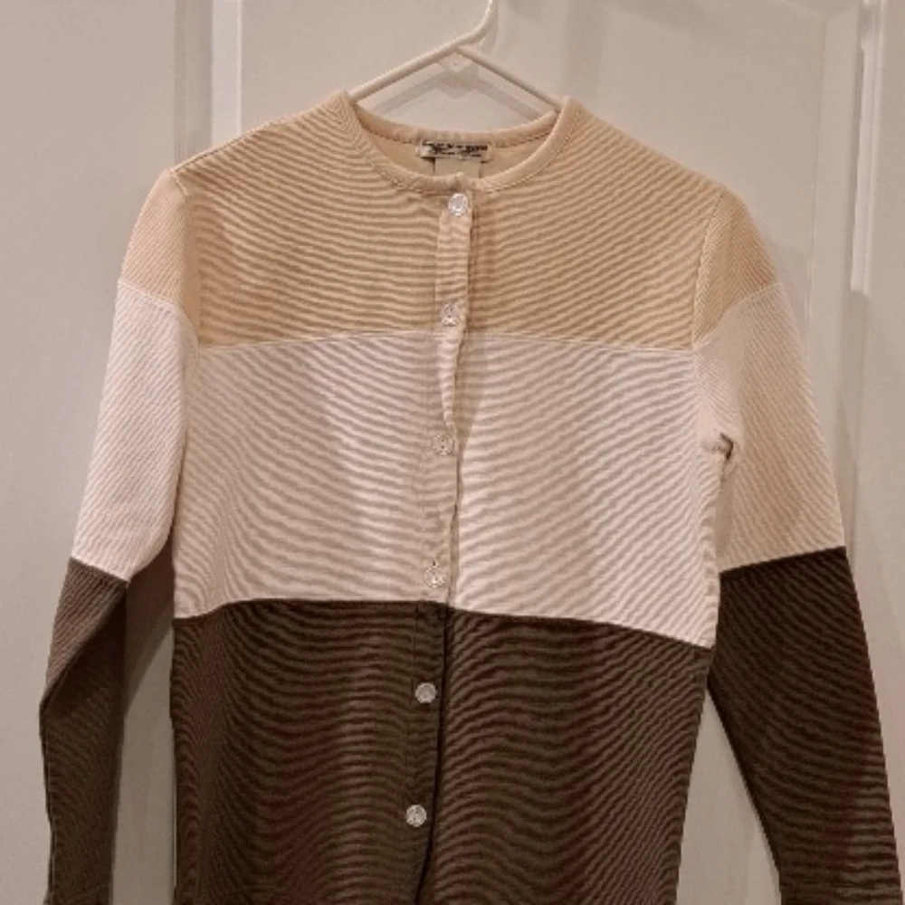 Great Northwest Clothing Company Striped top  CreamTan Brown size S